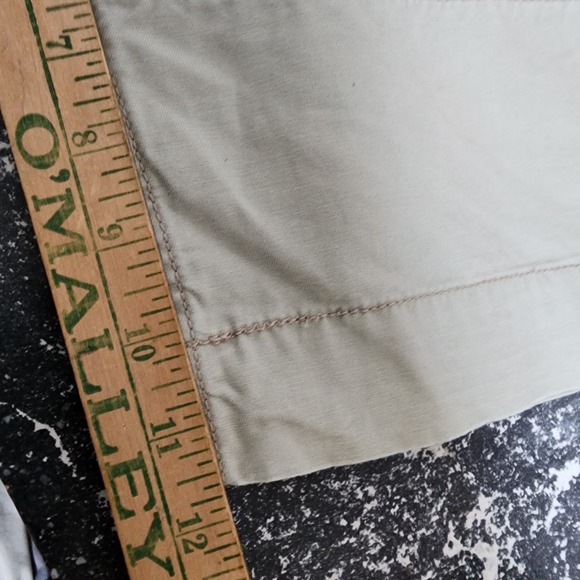 Levi's Men's Sz 40 X 12 (MEASURED) Heavy Cotton Beige Cargo Shorts - Picture 10 of 10